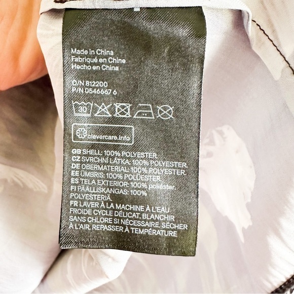 H&M Midnight Blue Green Floral V Neck Blouse Top sz 2 - Picture 4 of 5